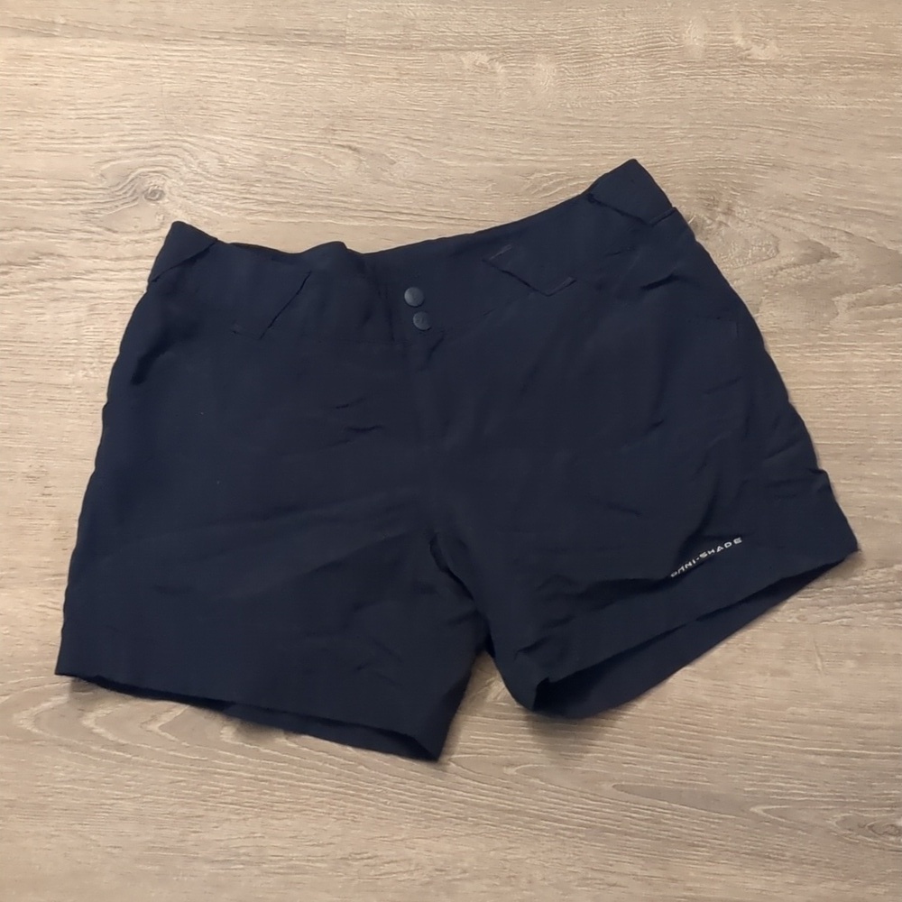 Columbia navy blue performance fishing gear shorts size medium